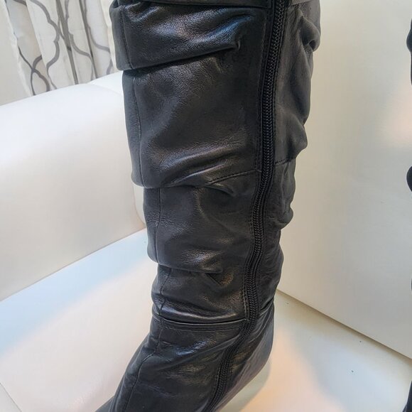 CHARLES DAVID Women's Black Leather Valentino Heeled Boots - Size 7.5 - Picture 5 of 16